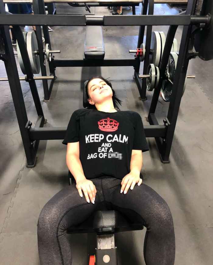 Ariel Winter NSFW shirt gym haters