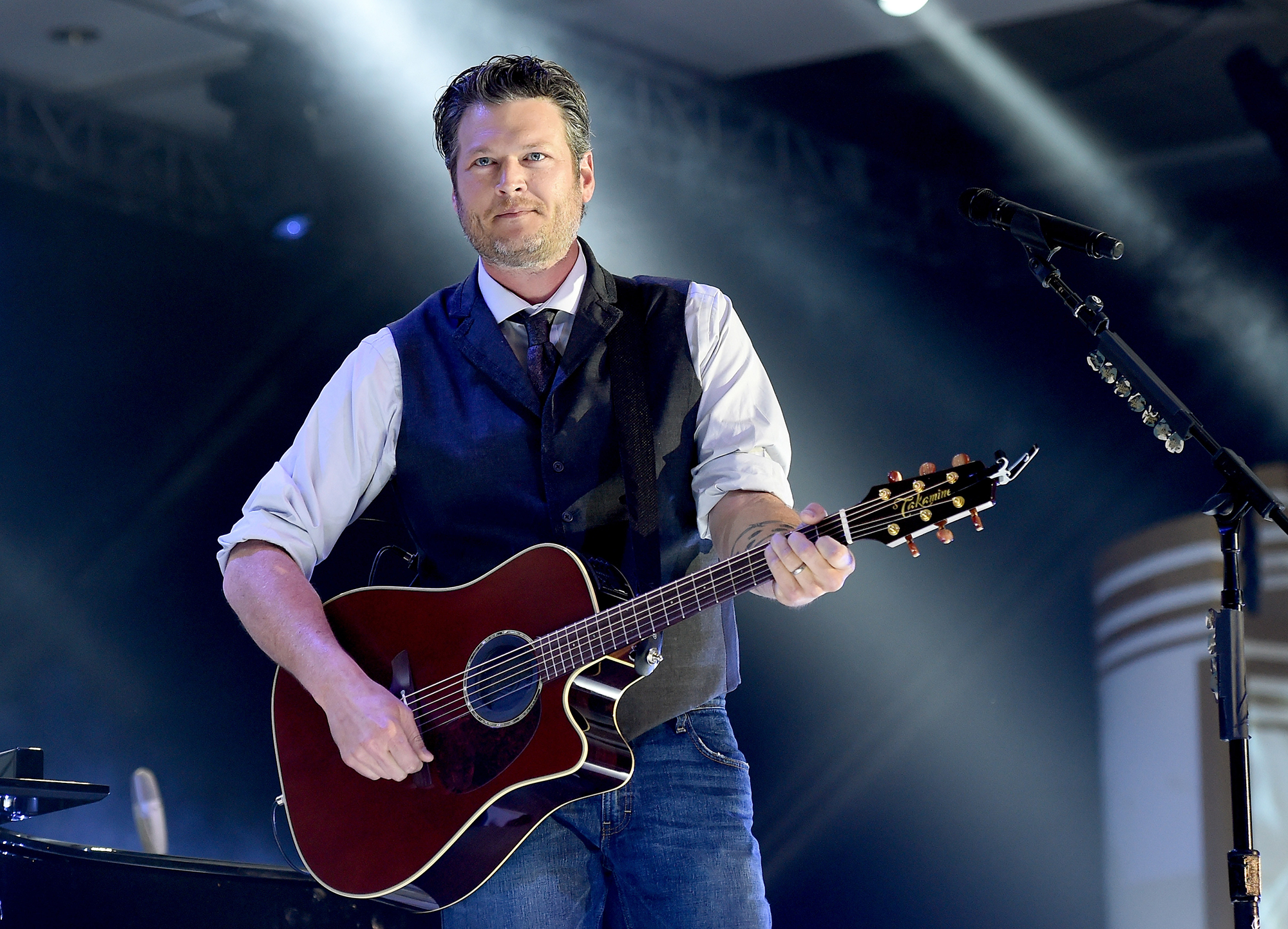 Blake Shelton Falls on Stage After Drinking 'a Lot': Details | Us Weekly