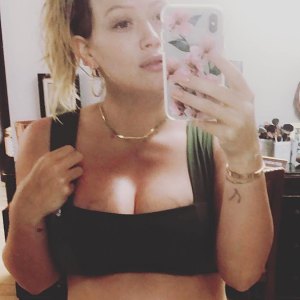 Hilary Duff Big Bump Pregnant Selfie