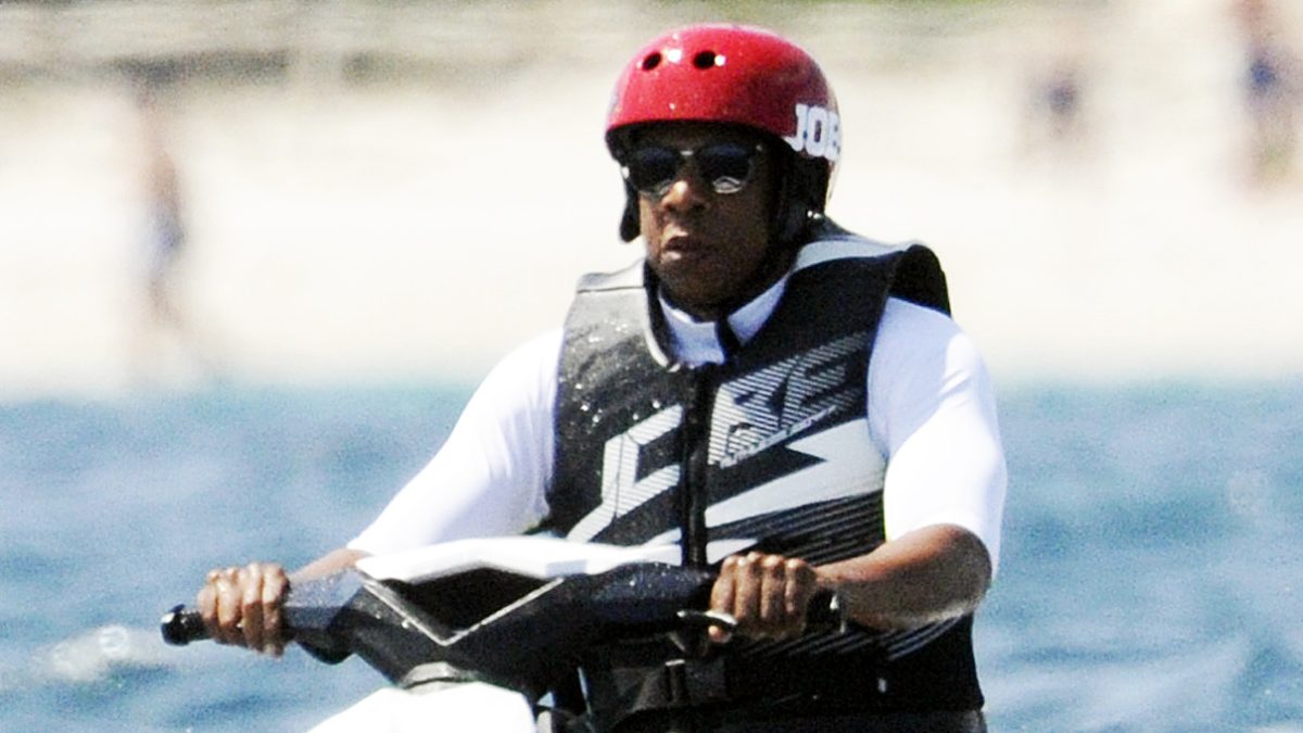 a Jet Ski With a Helmet Is a Meme Now: Reactions