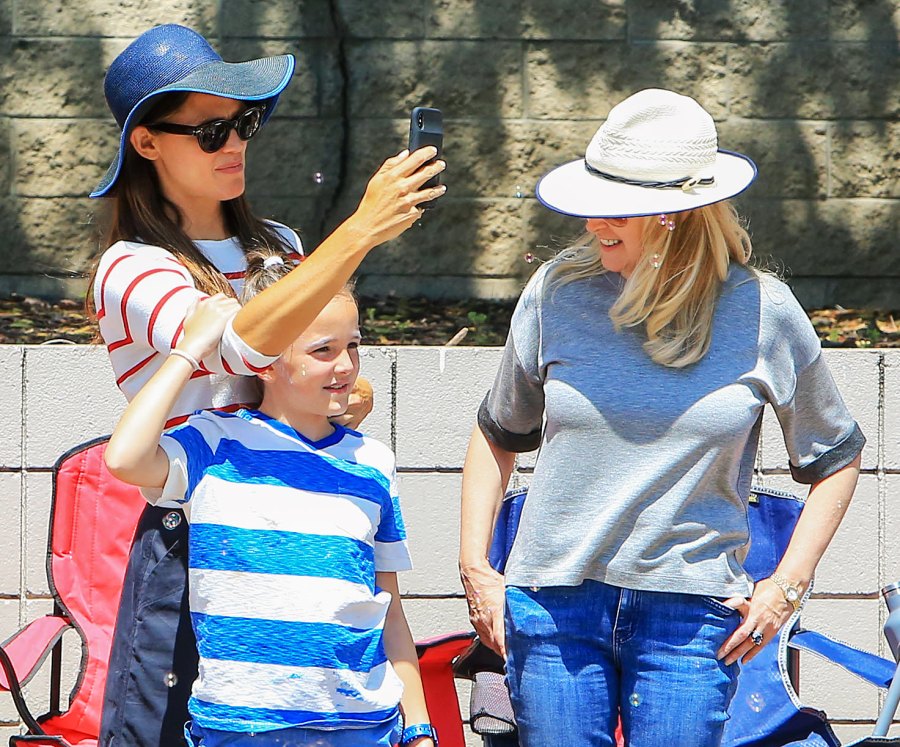 Jennifer Garner Seraphina 4th of July parade