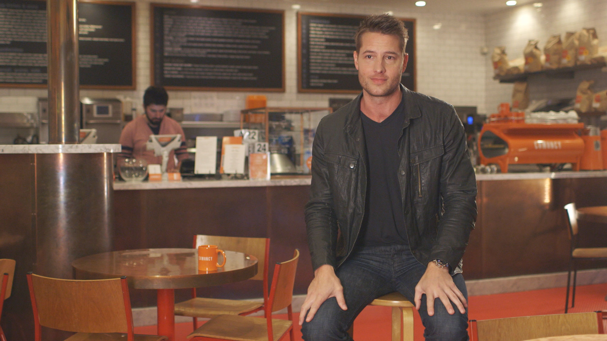 Justin Hartley dog sitting