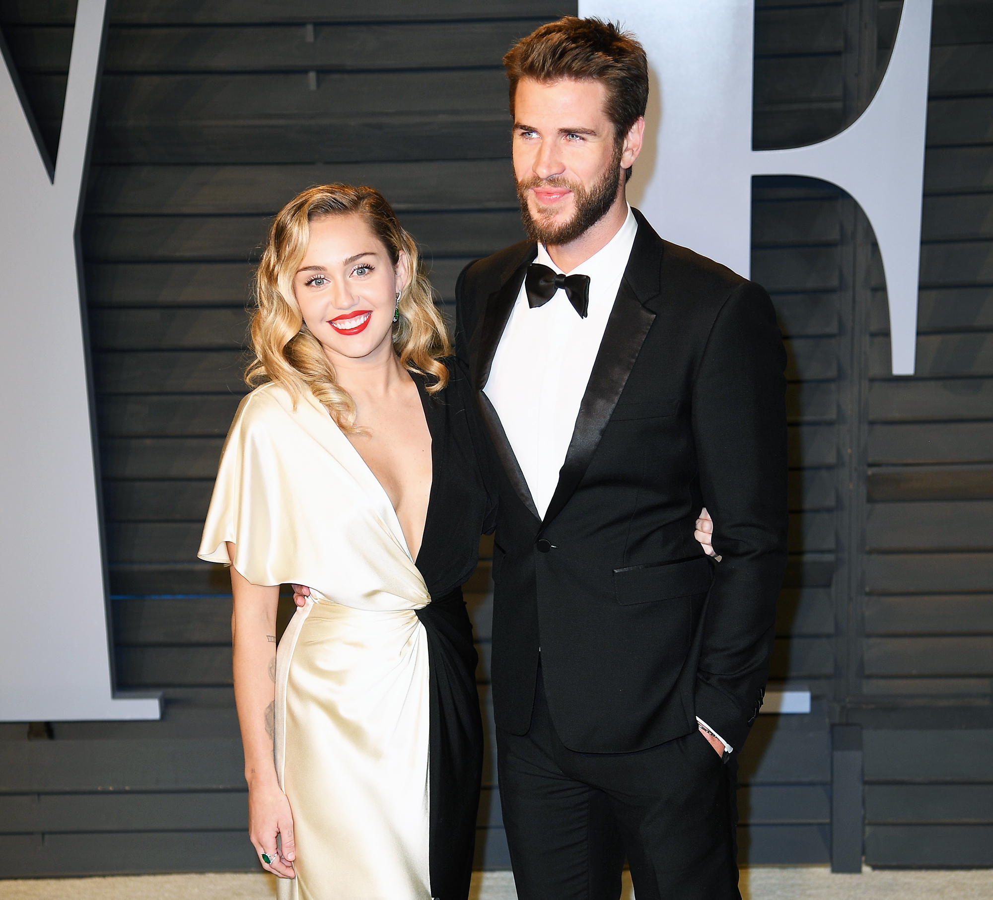 Miley Cyrus Liam Hemsworth Goof Around In Car Instagram