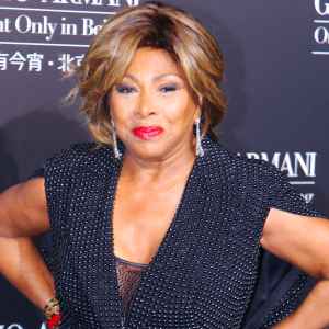 Tina Turner spreads sons ashes