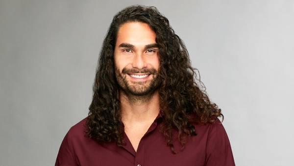 Bachelor In Paradise Leo Dottavio Backtracks Aggressive Tweets