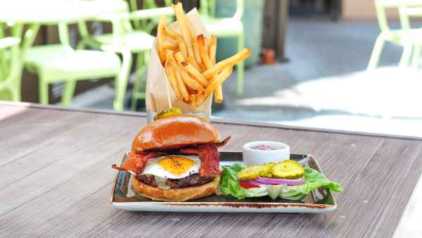 Maneet Chauhan, Elizabeth Blau and More Celeb Chefs Share Hamburger Recipes That Are Perfect For Labor Day