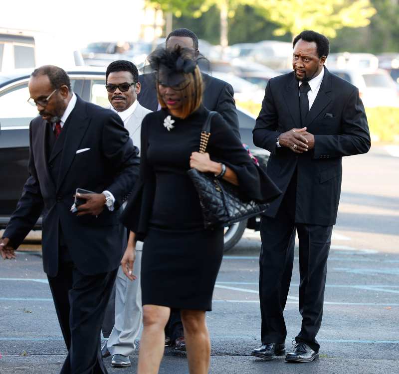 Boxer-Tommy-'Hitman'-Hearns-aretha-funeral