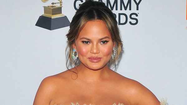 Chrissy Teigen, Earthquake, Naked, Twitter