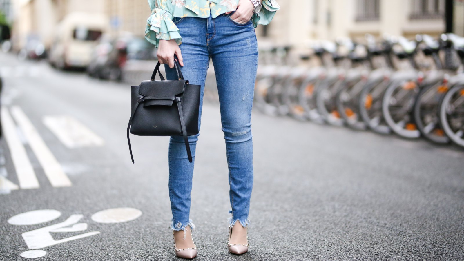 woman in skinny jeans