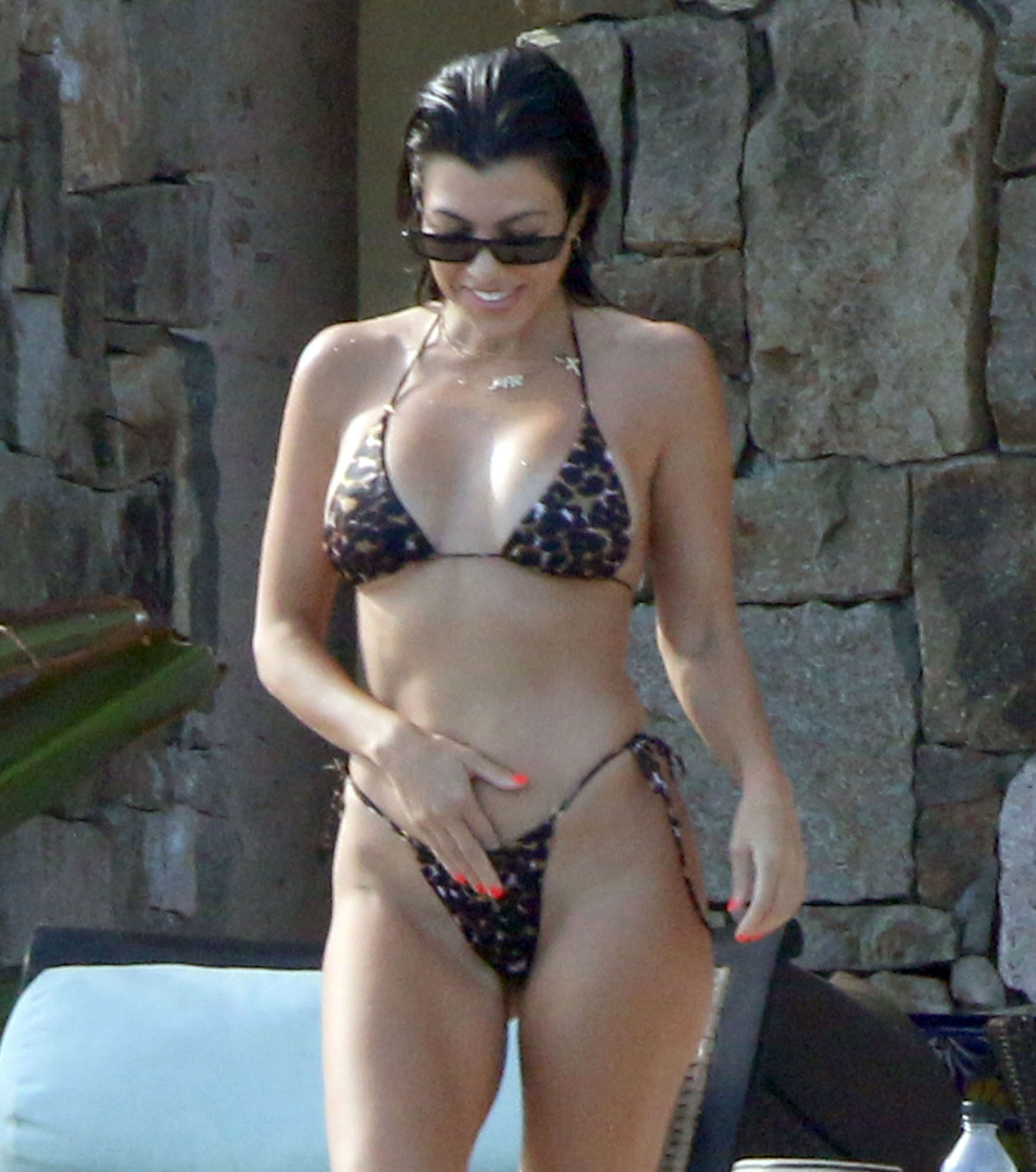 In Leaked Mexico Kourtney Kardashian Bikini Hot Kim and