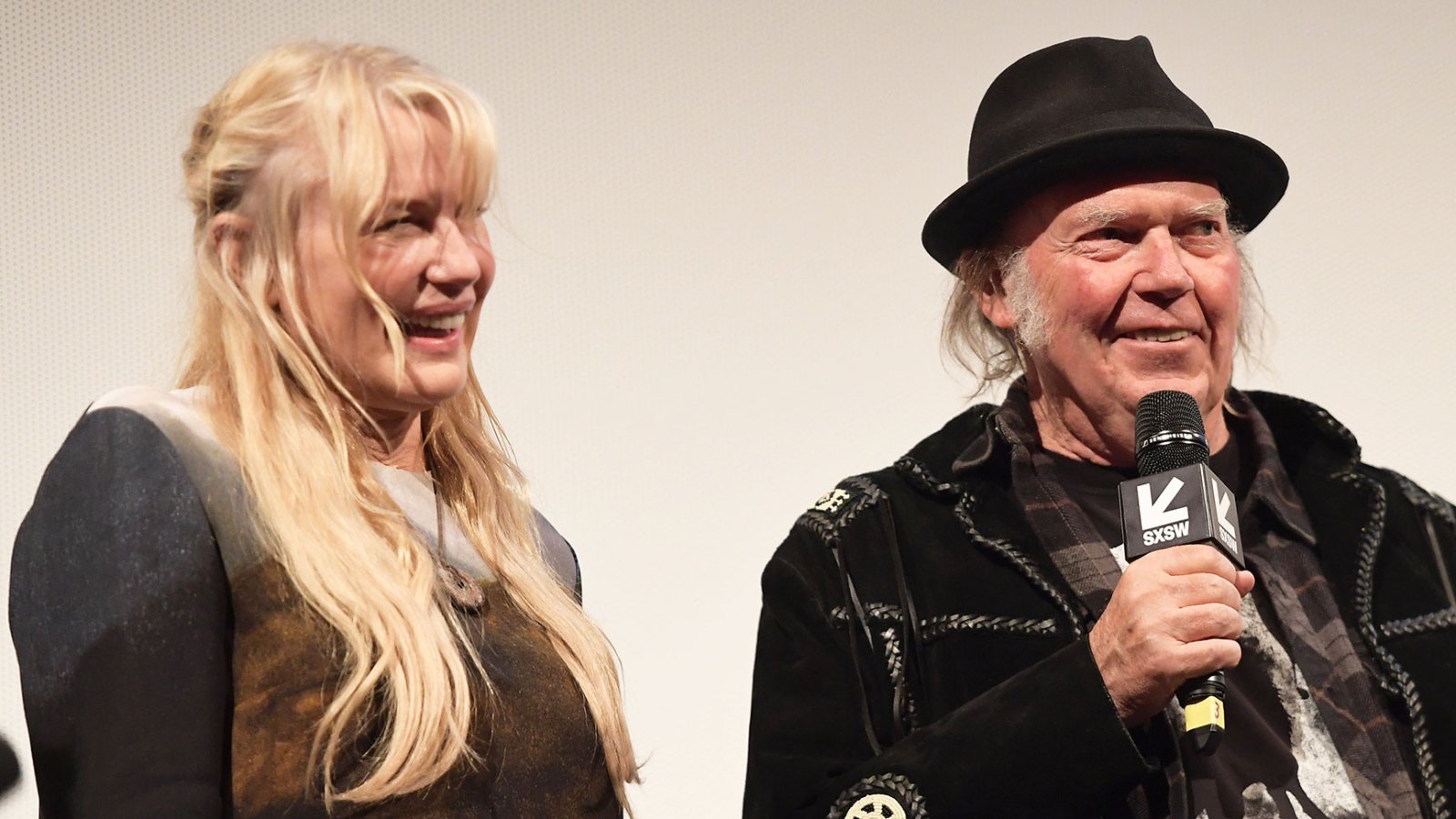 neil young daryl hannah secretly married