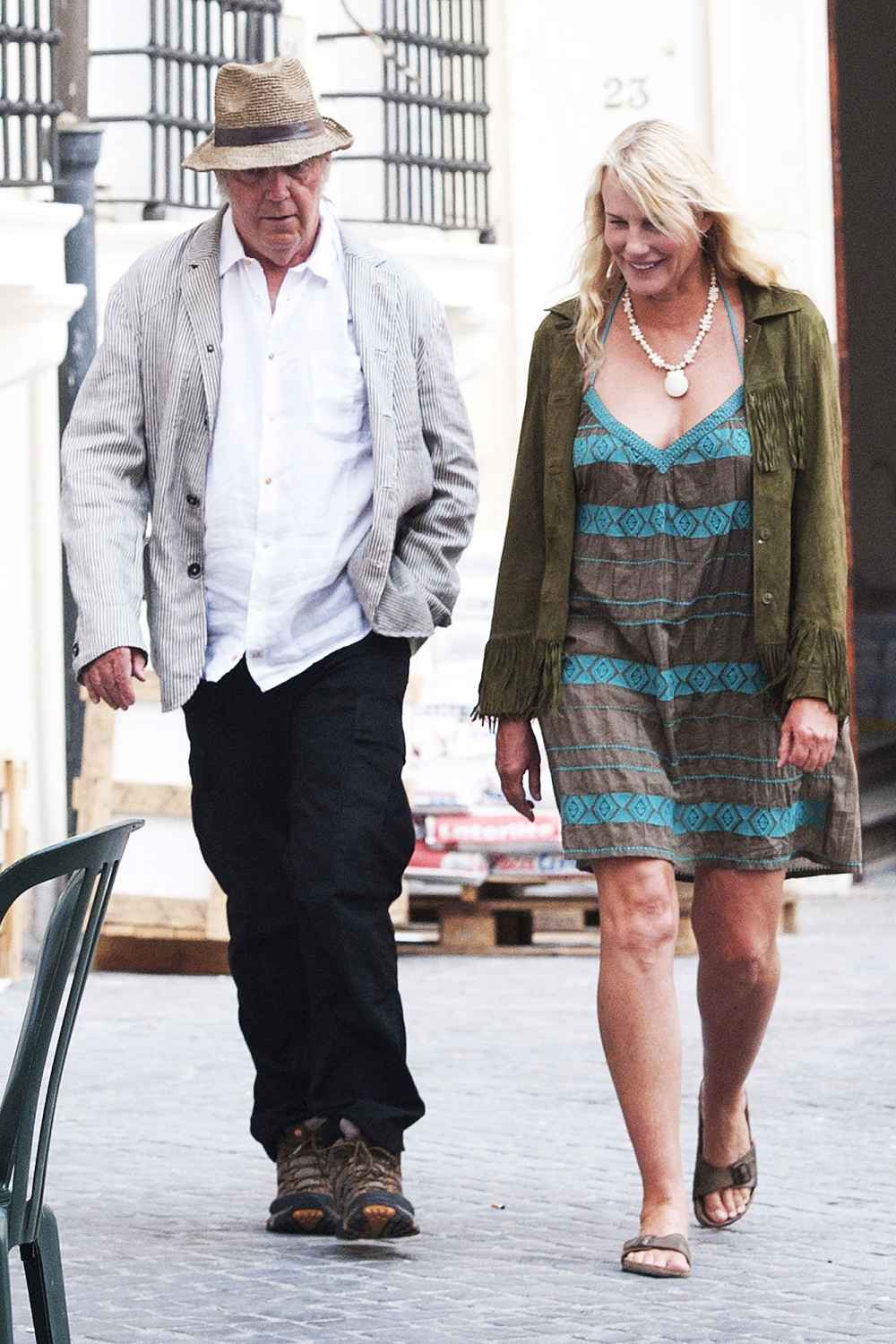 neil young daryl hannah secerly married