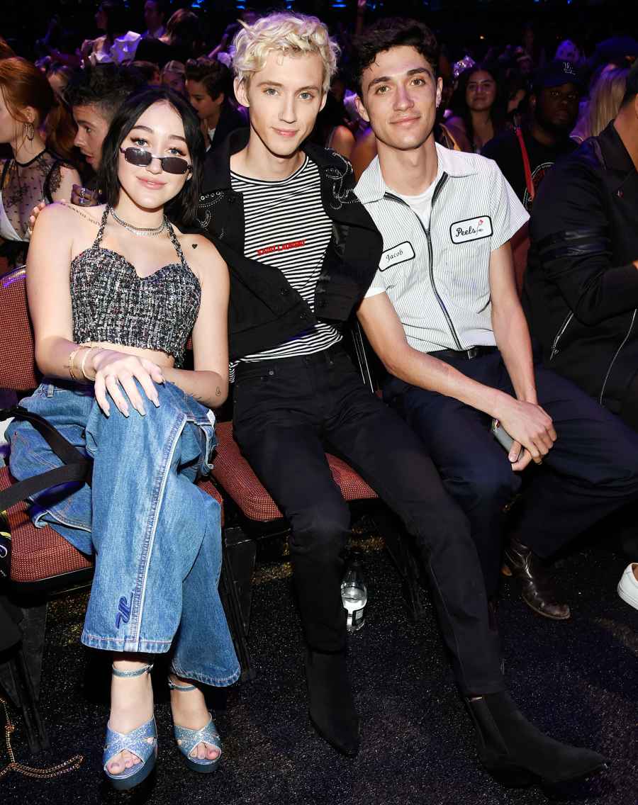 Inside Teen Choice Awards 2018 Noah Cyrus Troye Sivan Jacob Bixenman