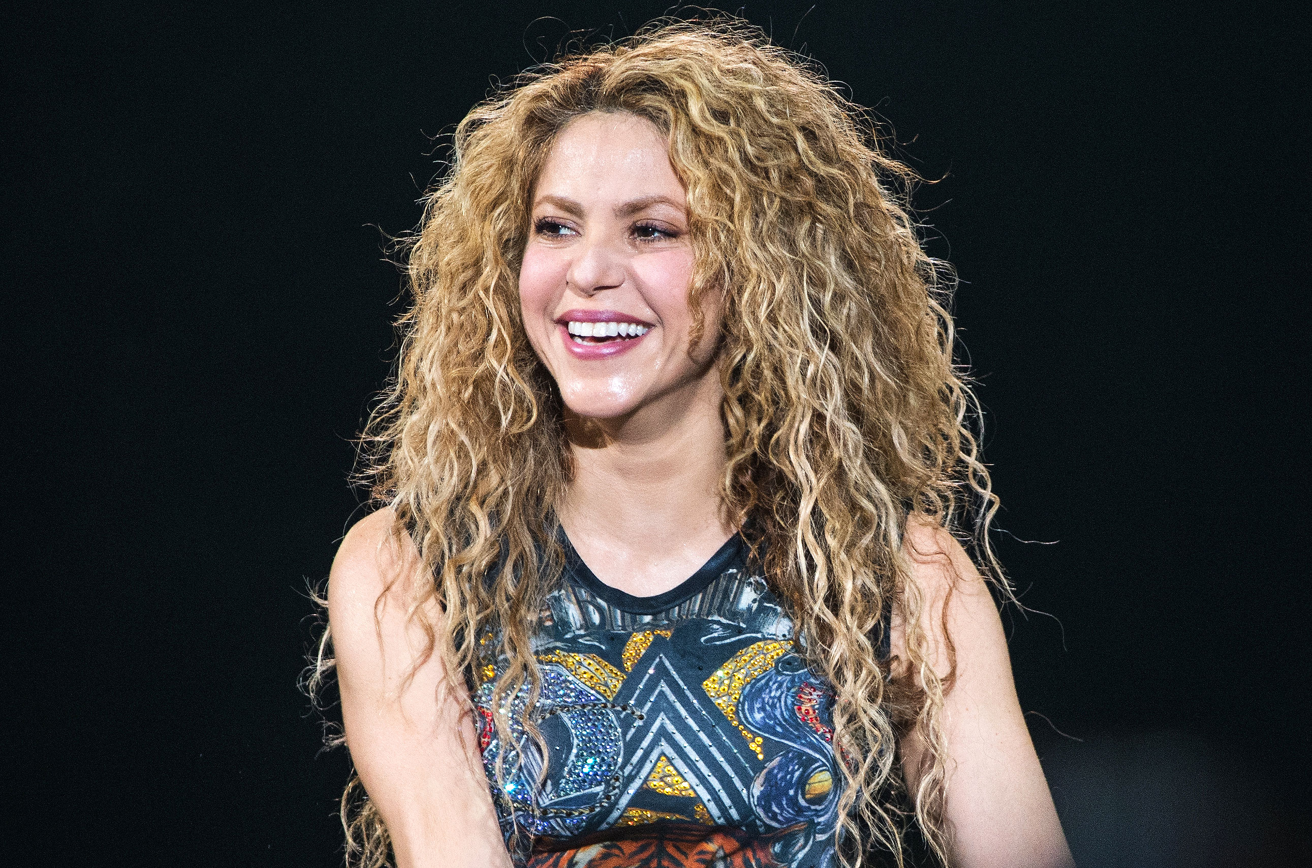 Shakira Hair Curly.
