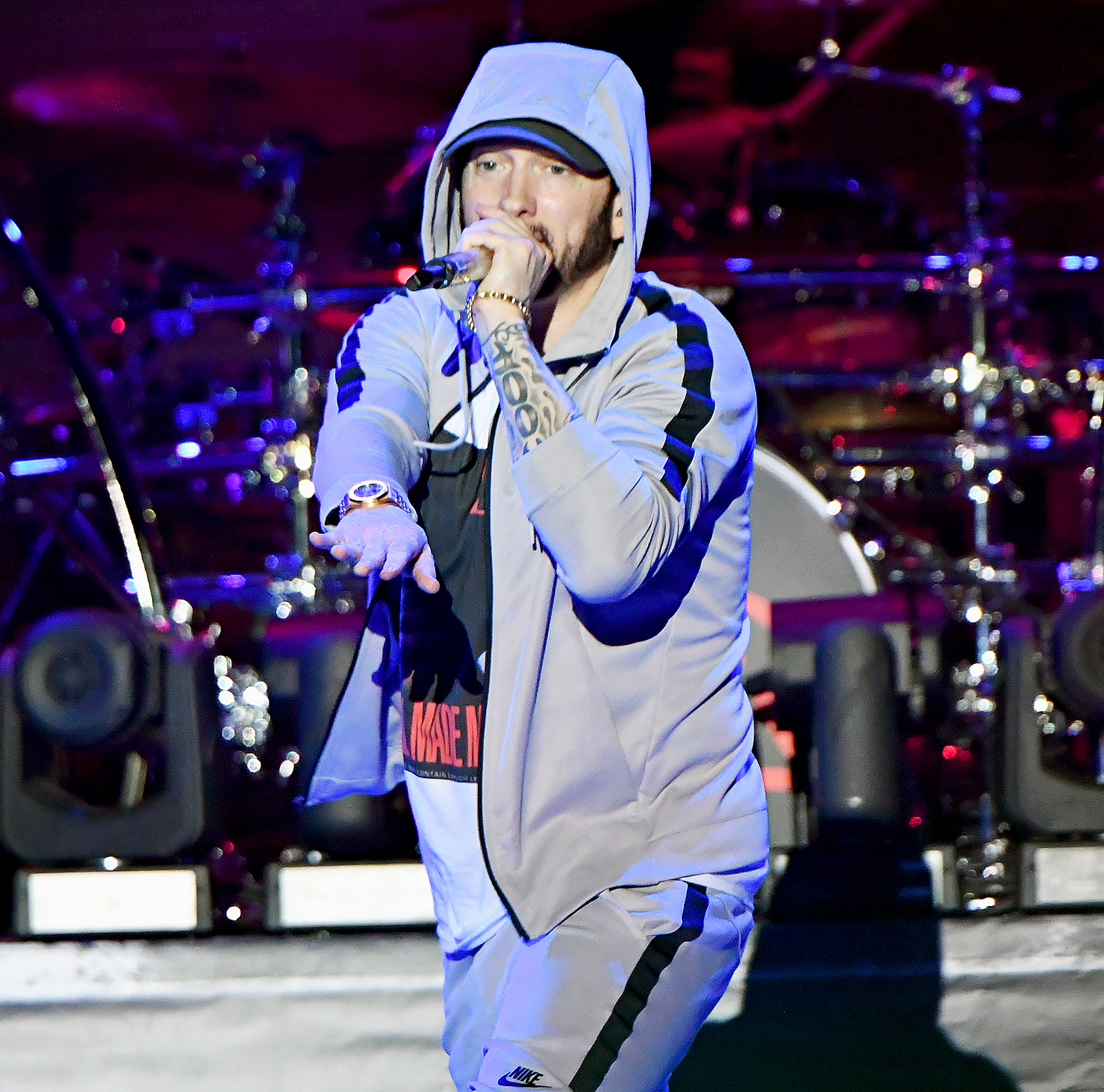 Eminem Releases Surprise Album ‘Kamikaze,’ Disses ‘Agent Orange’ Trump - I ...1800 x 1780