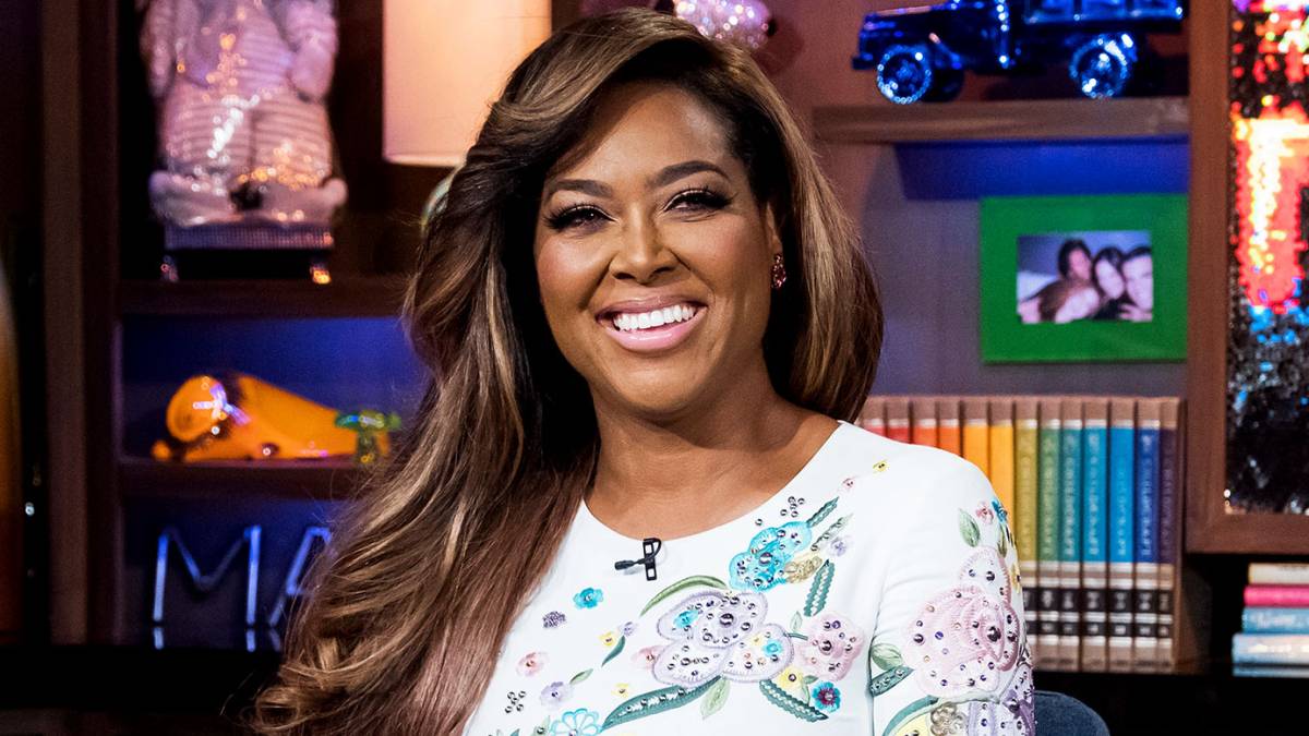 kenya moore pregnant