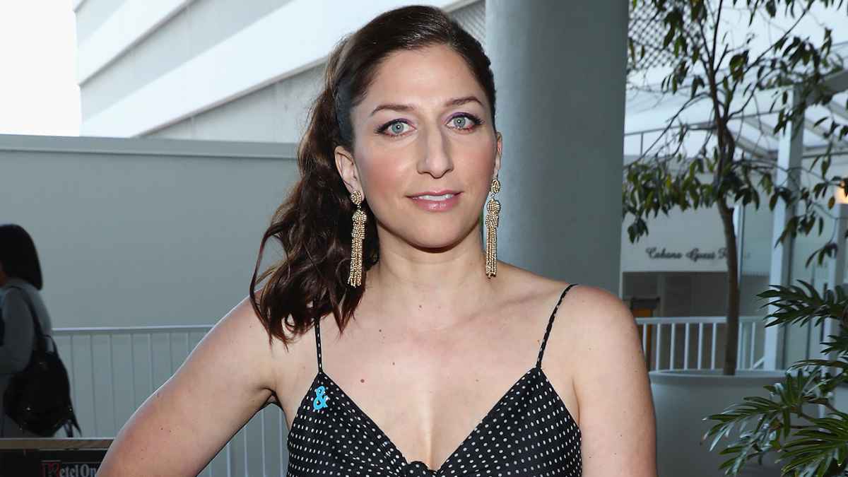 Chelsea Peretti, Cake, Twitter