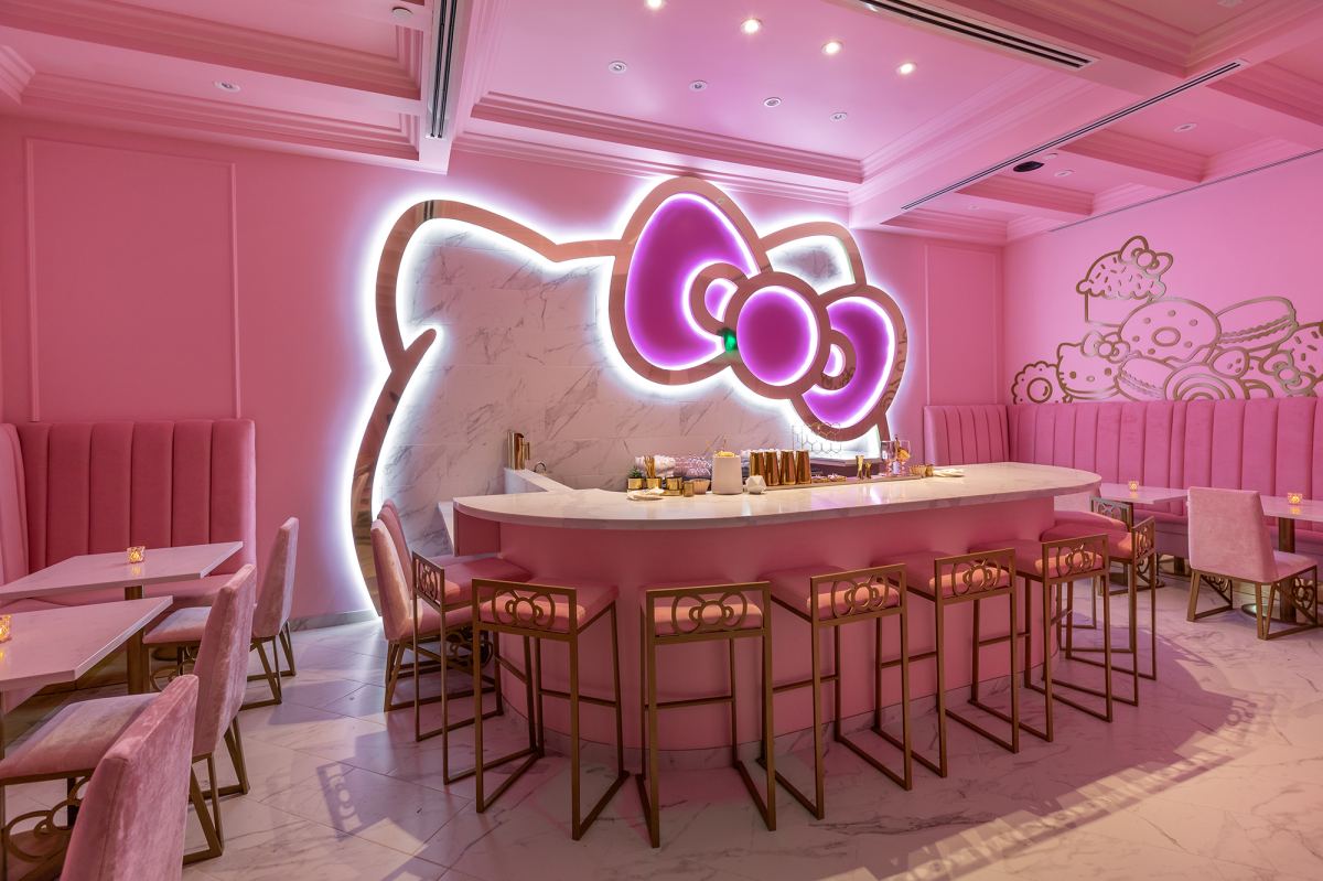 Sanrio, Other, Hello Kitty Meets Gucci In Vogue