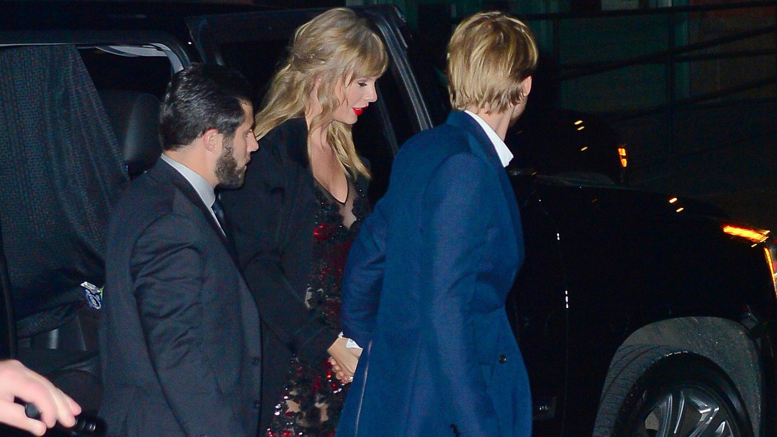 Taylor Swift, Joe Alwyn, Holding Hands, New York