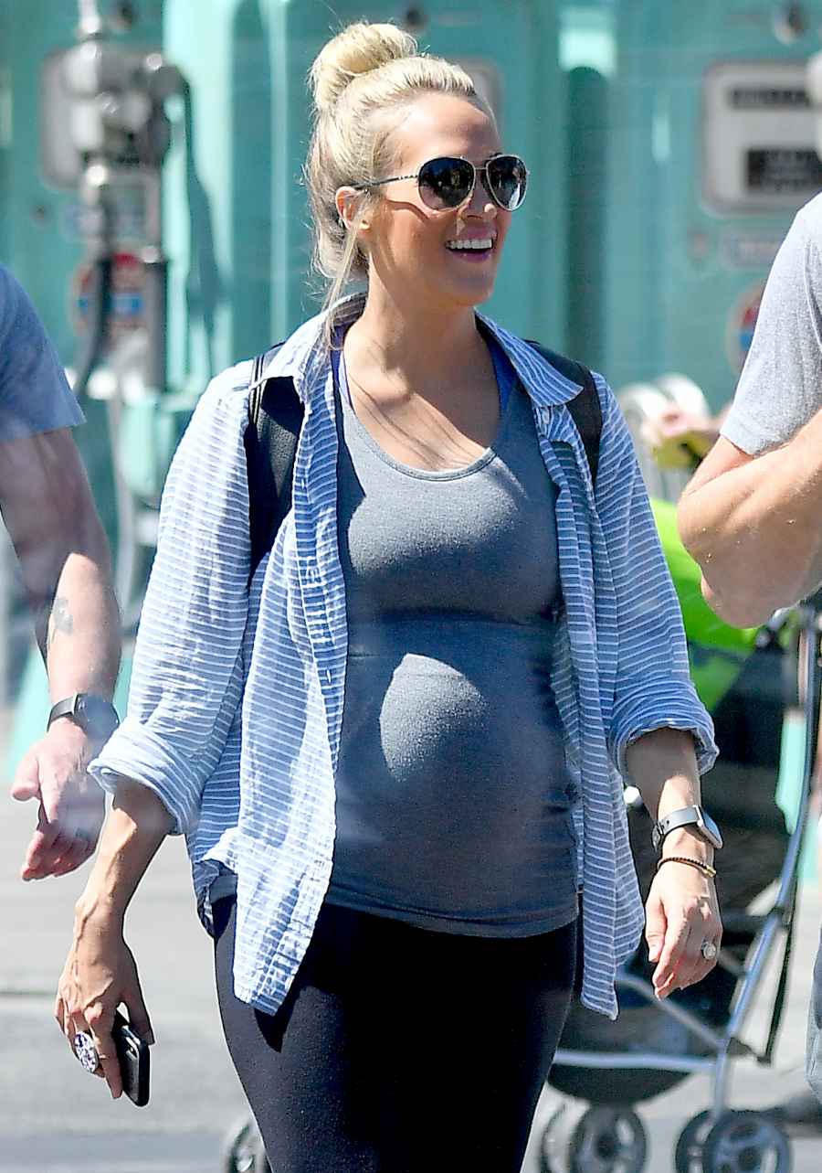 carrie-underwood-baby-bump-disney