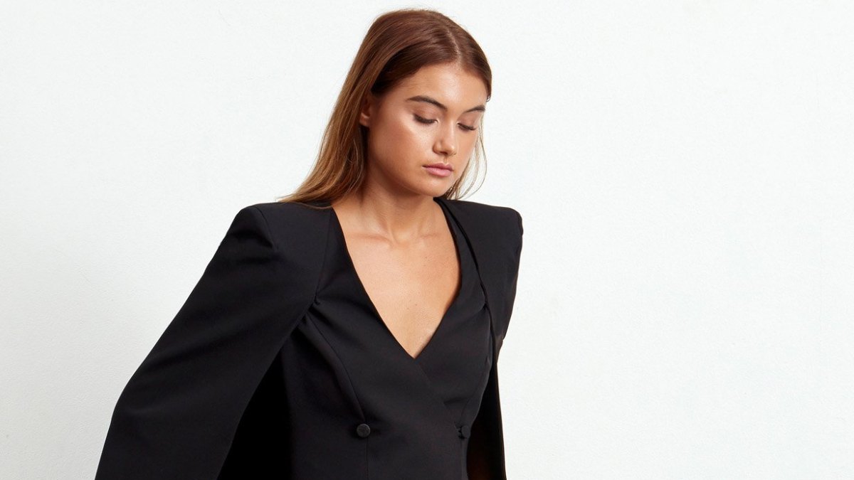 elliatt sorrento black cape dress