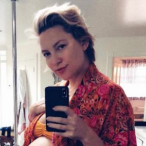 Kate Hudson Baby Bump Stripper Pole