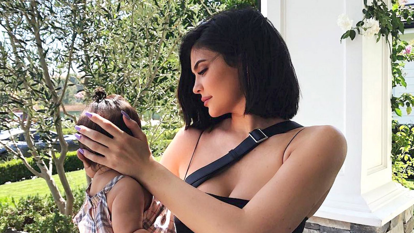 Kylie Jenner and daughter Stormi sulber party