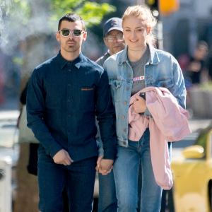 sophie-turner-joe-jonas-emmys-2018