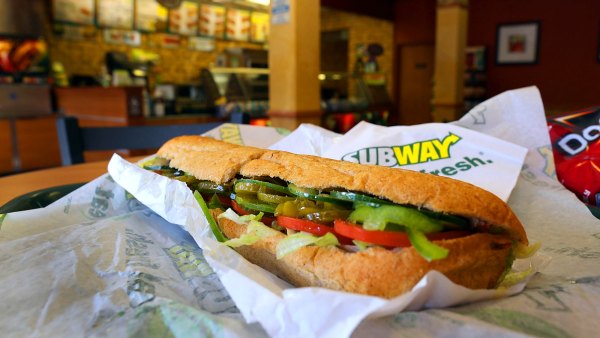 subway sandwich footlong