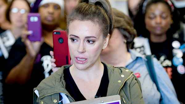 Alyssa-Milano-cries
