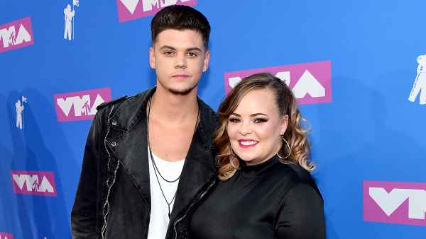 Catelynn-Lowell-and-Tyler-Baltierra-gender-reveal