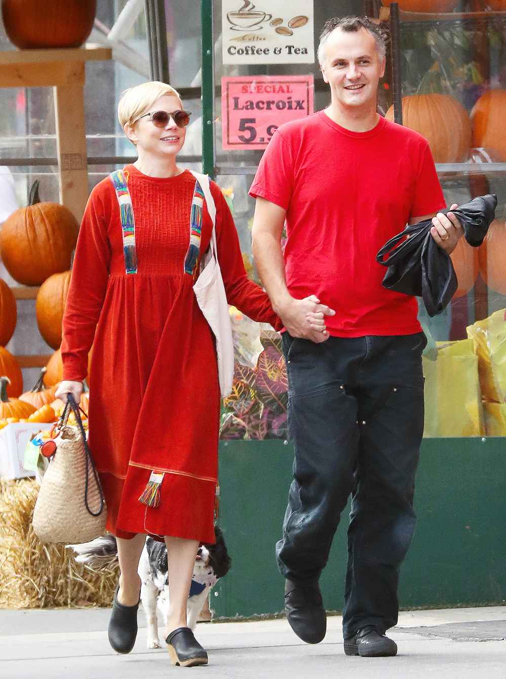 Michelle Williams Phil Elverum Matching Outfits Kiss