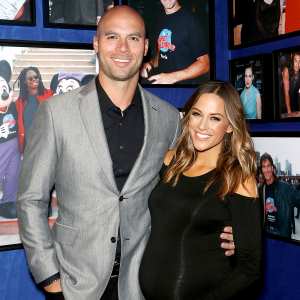 Mike-Caussin-Jana-Kramer-pregnancy