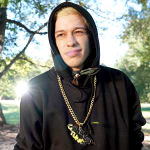 Pete-Davidson-changed-his-number
