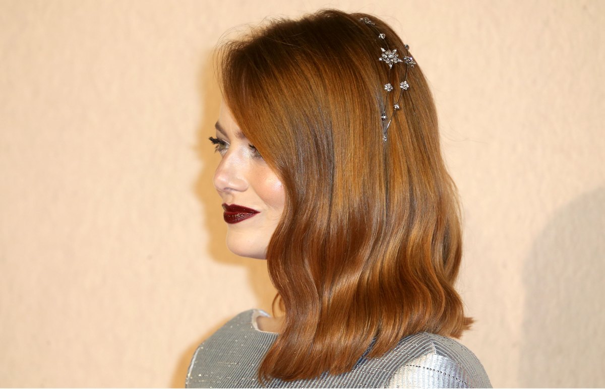 Emma Stones' Starry Hair Accessory: Details, How-To