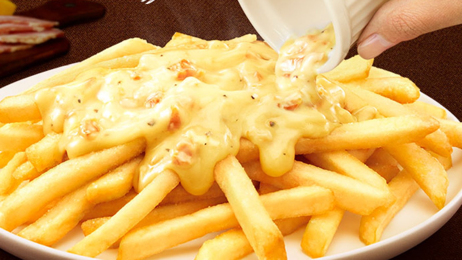 Japanese McDonalds are now serving carbonara french fries.