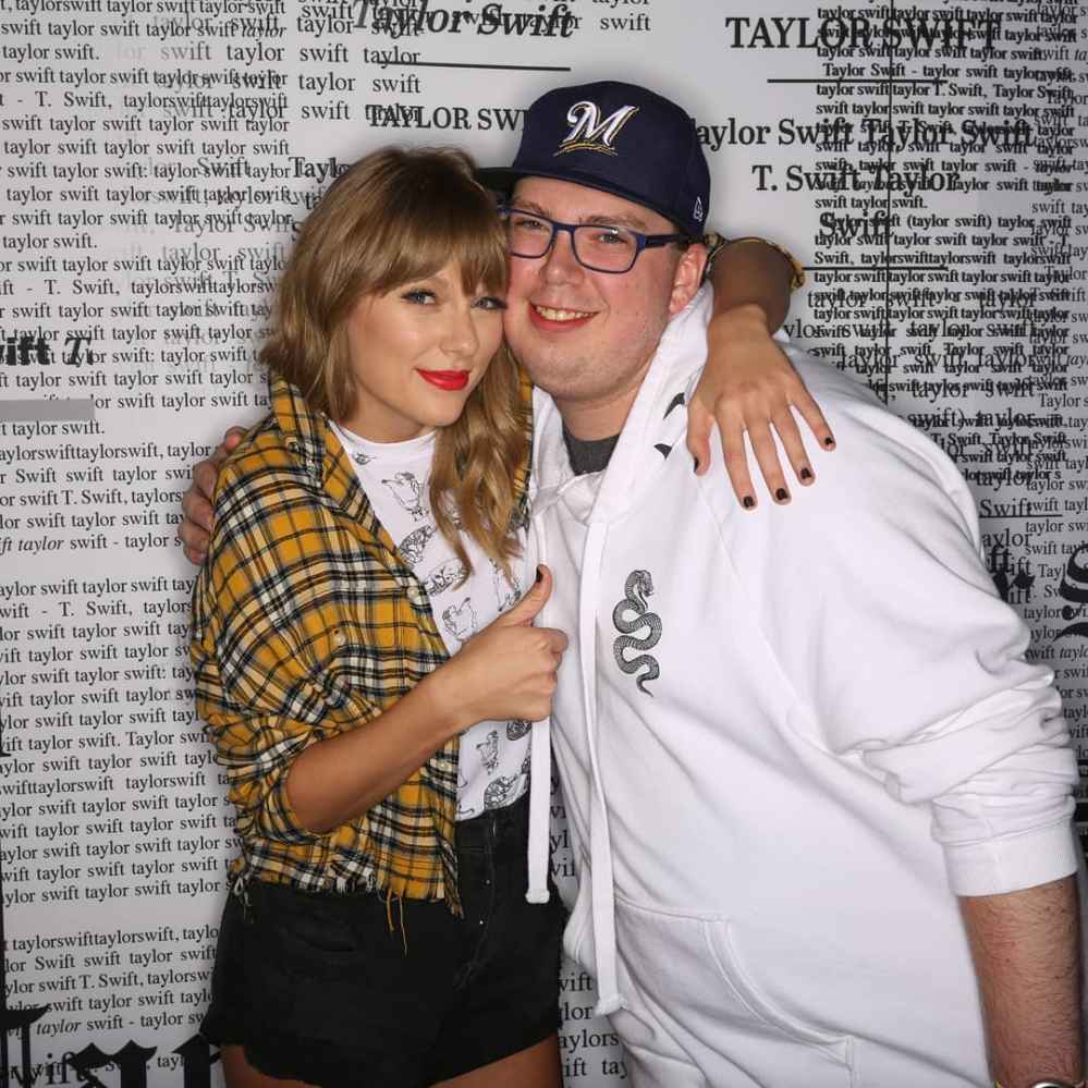 Domino's Employee Who Saved Women in Hostage Situation Gets Surprise From Taylor Swift