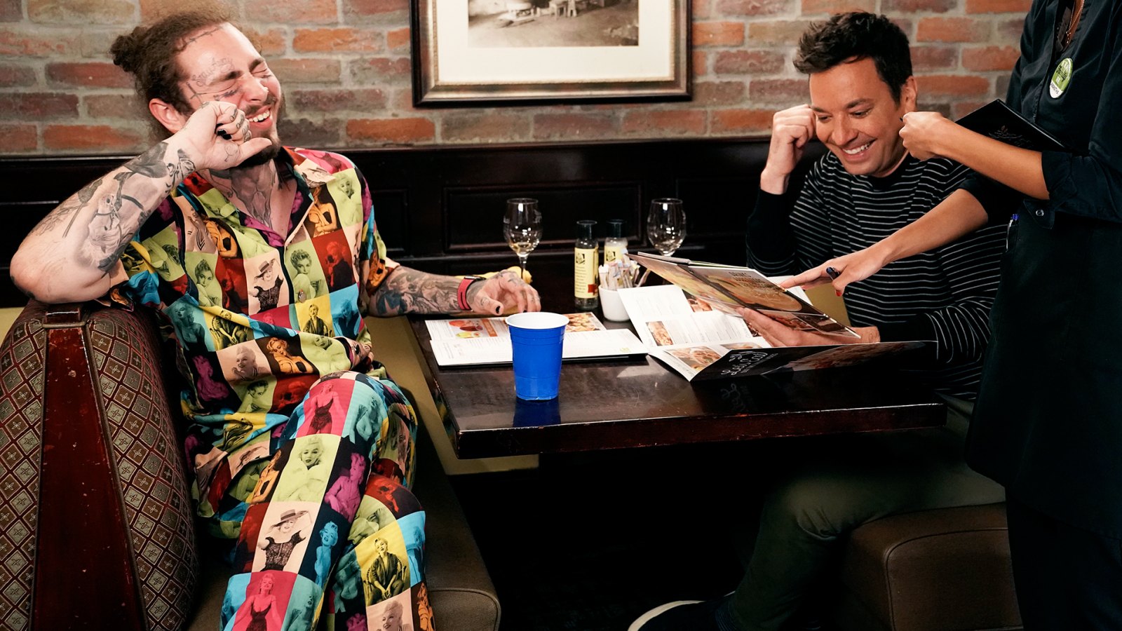 Jimmy Fallon Eats at Olive Garden for the First Time with Post Malone, Twitter Goes Wild