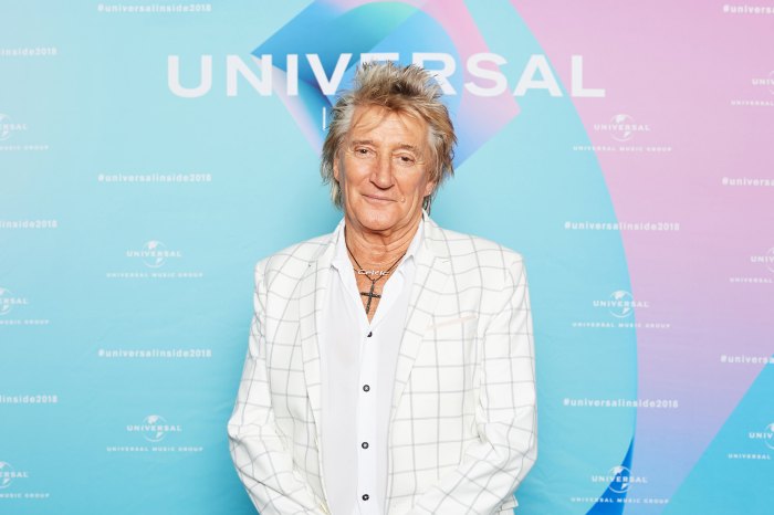 Rod Stewart, 73, Poses With Sons Ages 7 to 38 at the Beach