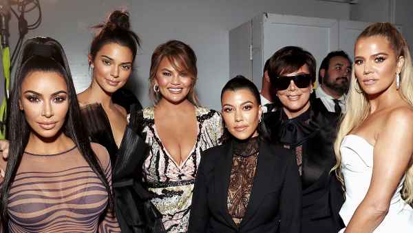 Kim-Kardashian,-Kendall-Jenner,-Chrissy-Teigen,-Kourtney-Kardashian,-Kris-Jenner-and-Khloe-Kardashian