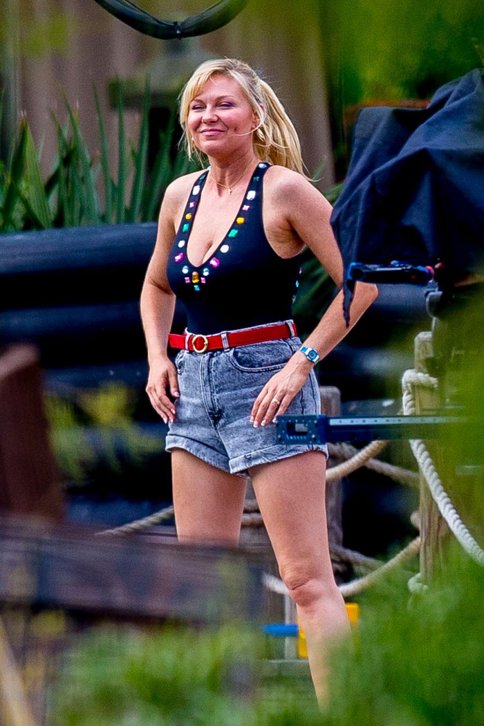 Kirsten Dunst Films In A Bathing Suit 6 Months After Giving Birth