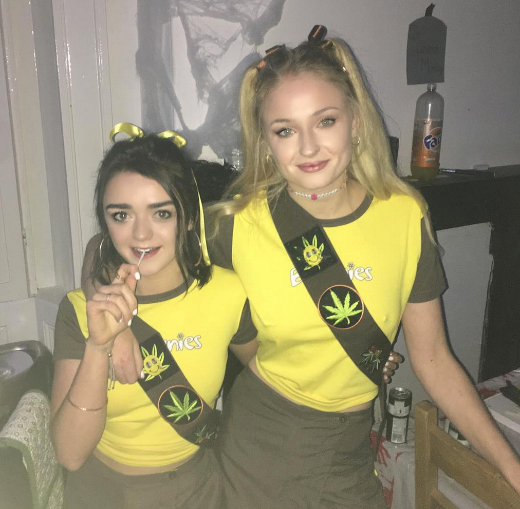 Sophie-Turner-and-Maisie-Williams