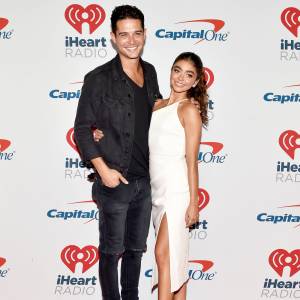 Wells Adams Sarah Hyland