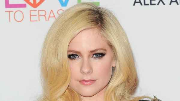 Avril Lavigne Addresses Conspiracy Theory That She Died Years Ago And Was Replaced by Body Double