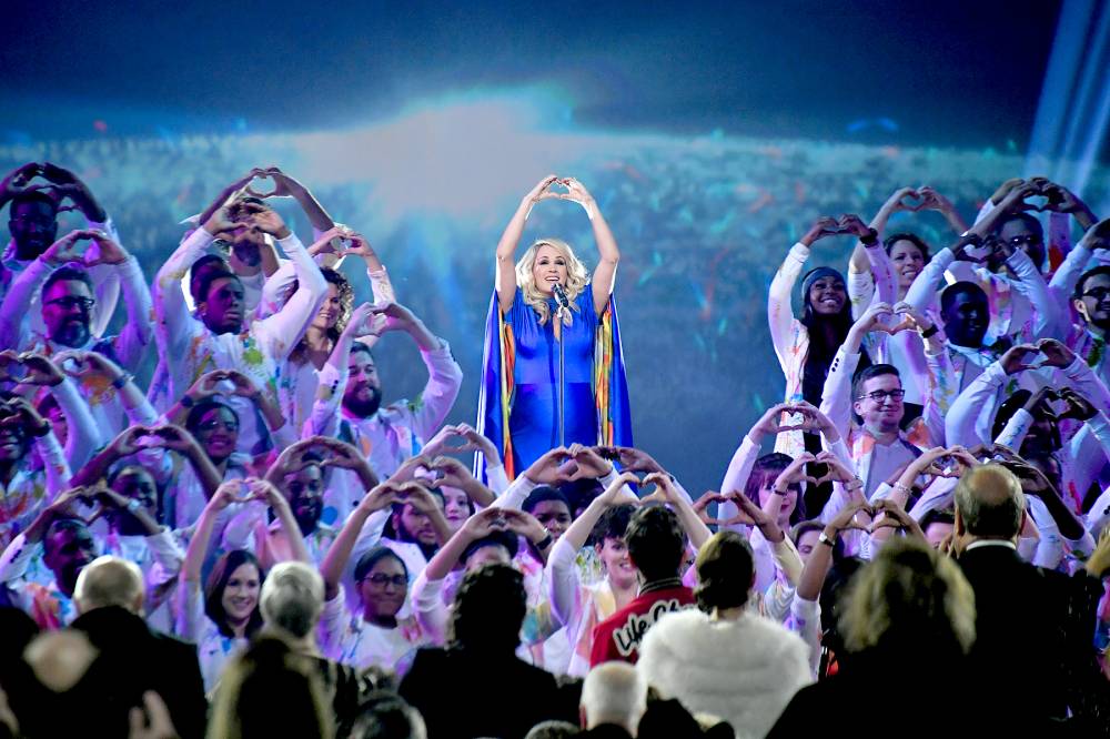carrie-underwood-cma-performance