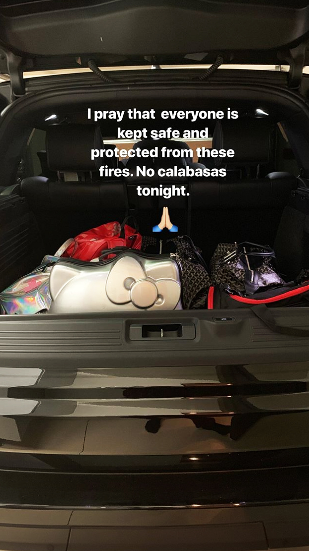 Khloe Kardashian Kourtney Kardashian Kim Kardashian Evacuate Calabasas California Wildfires