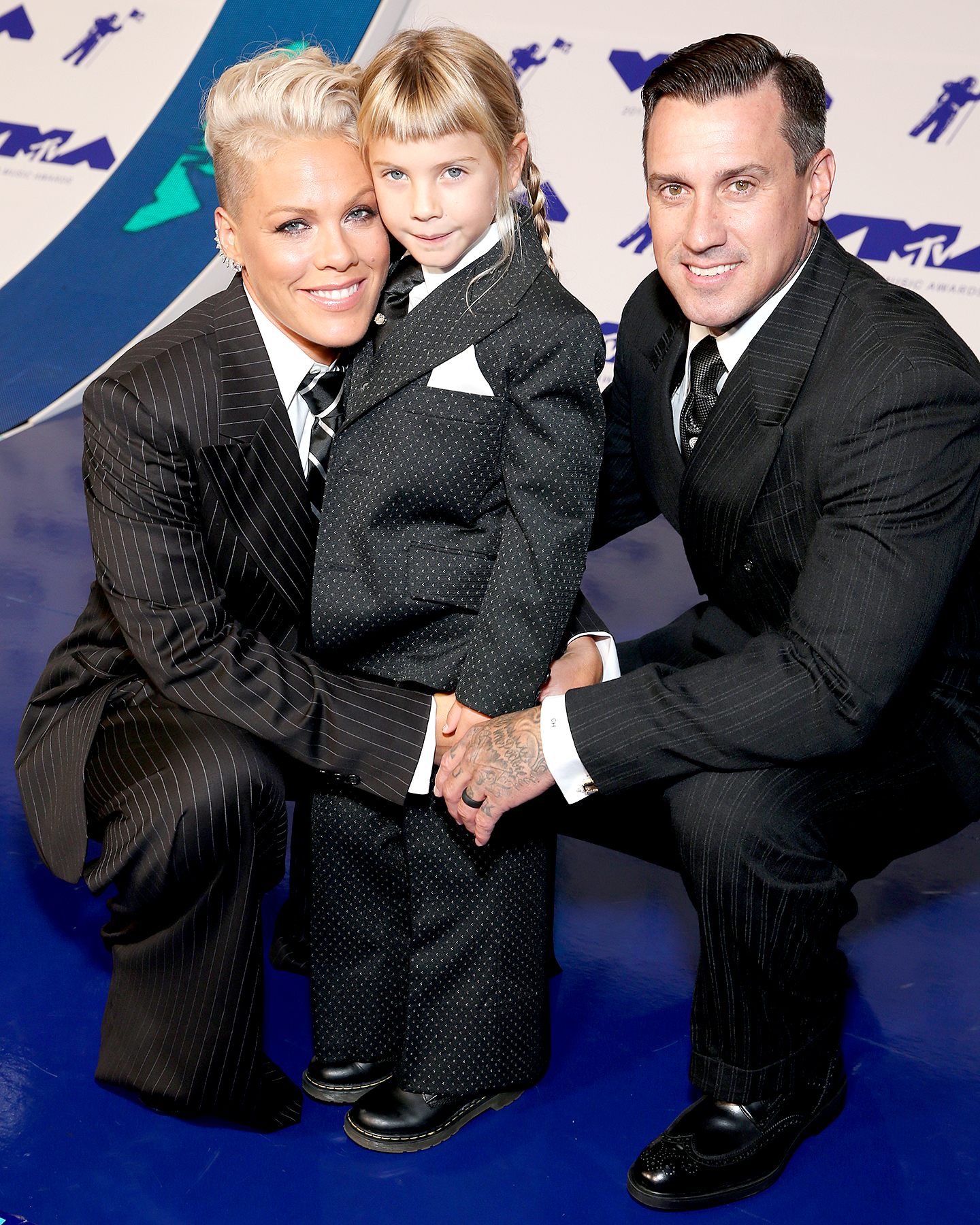 pink-carey-hart-kids-bar-food