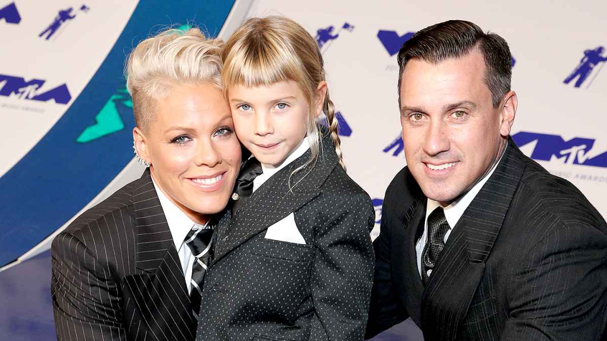 pink-carey-hart-kids-bar-food