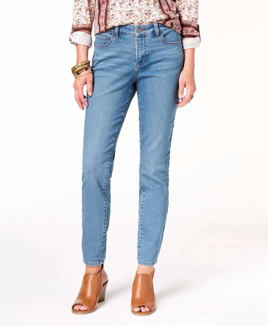 Shop Skinny Jeans in Several Colors for Under $35 at Macy’s