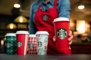 In minutes, Starbucks has been rid of its reusable cups, causing Twitter's anger: "It's so unfair"